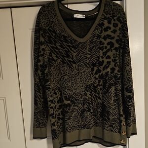 Chic Animal Print V-Neck Sweater